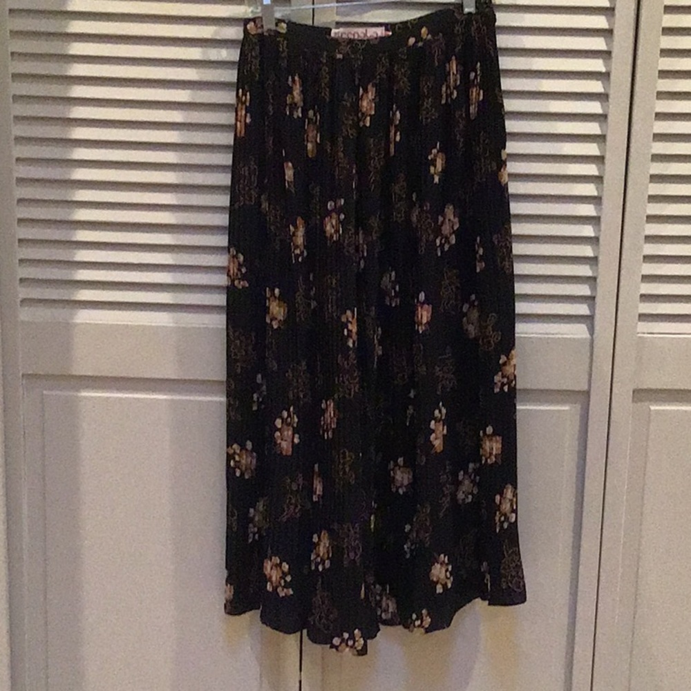 Renata Women’s pleated silk skirt